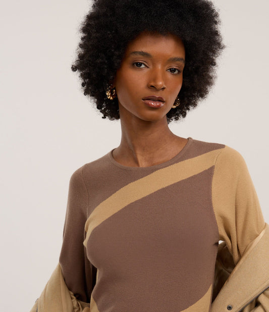 Camicetta in maglia con stampa astratta marrone organico