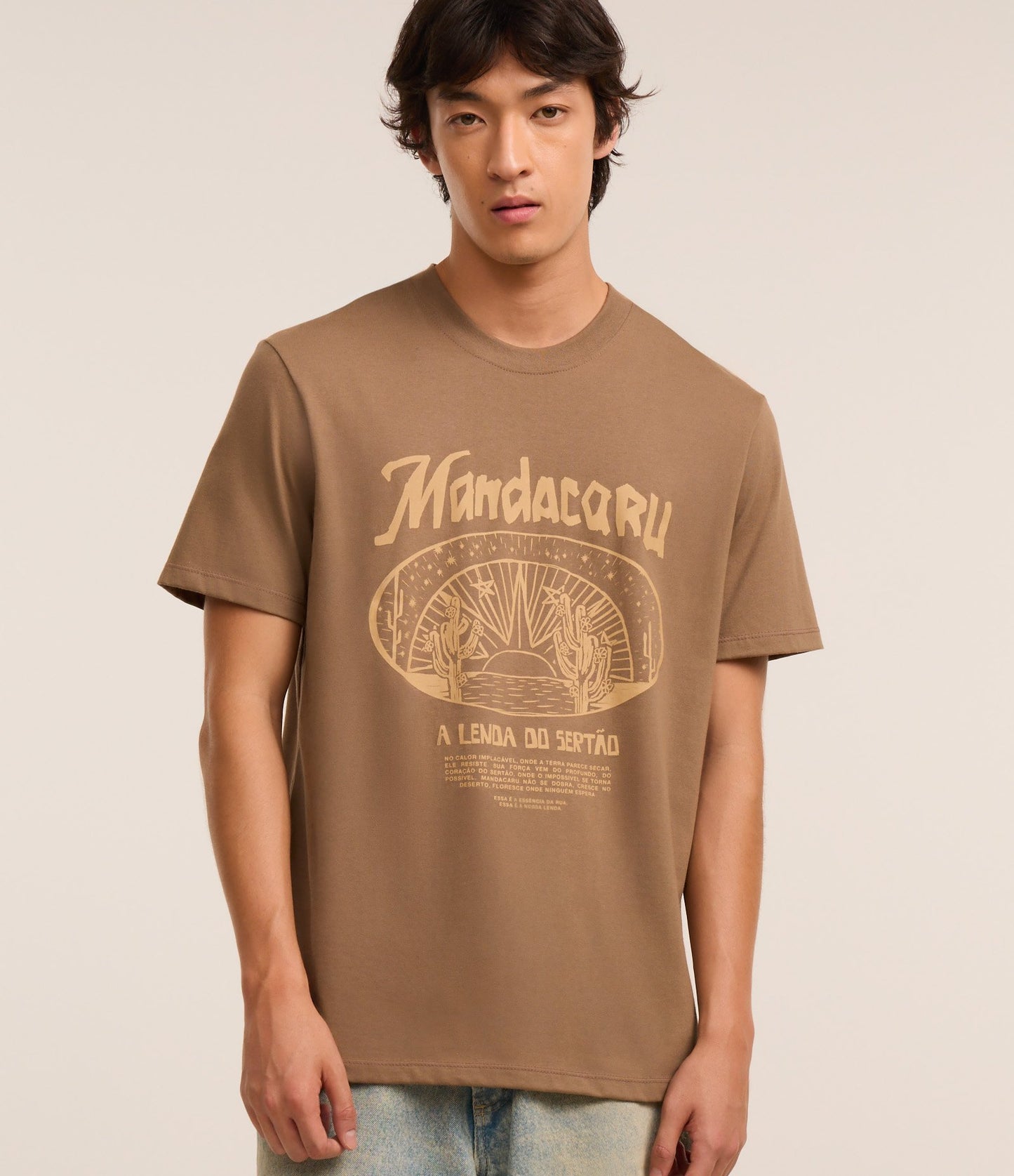 Camiseta de algodón Comfort con estampado de letras Mandacaru marrones