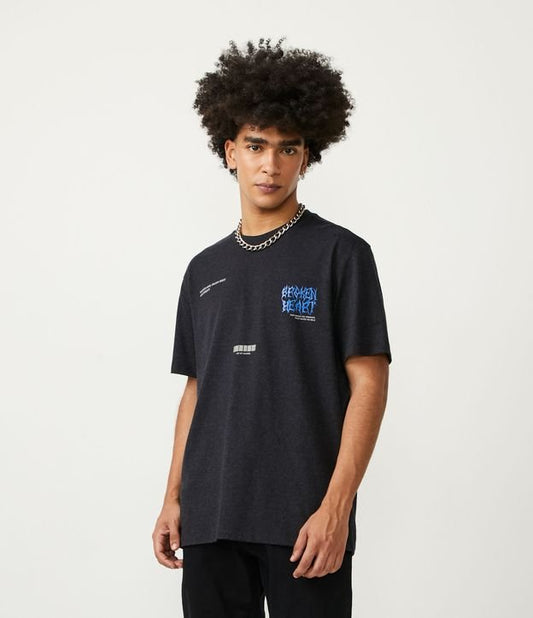 Camiseta Easy Cotton com estampa em letras pretas