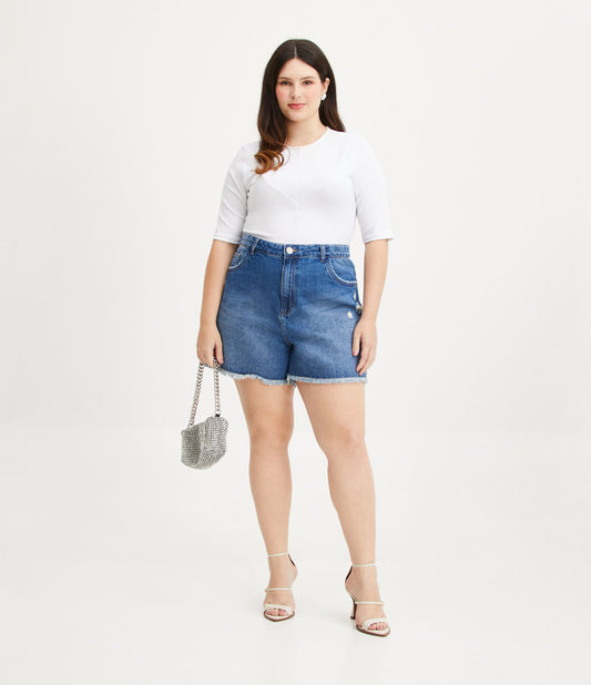Pantaloncini Boyfriend con orlo sfrangiato Curve & Plus Size con orlo sfrangiato in blu