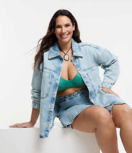 Camiseta jeans azul com bolsos - Curve e Plus Size