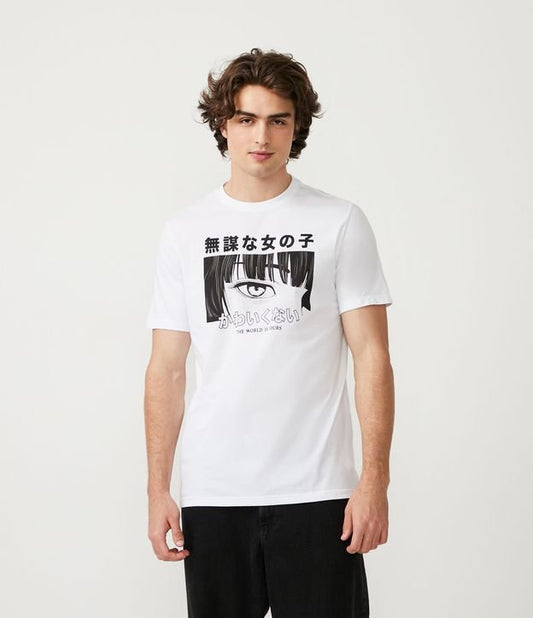 Camiseta branca de manga curta com estampa
