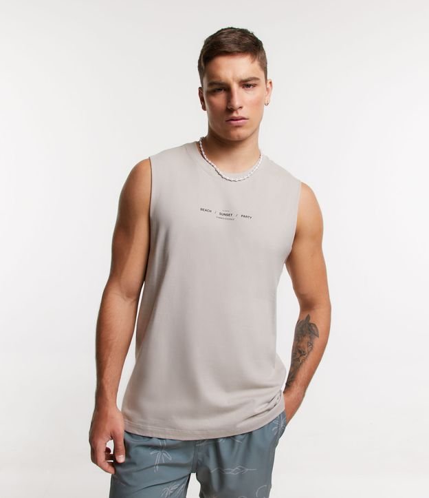 Canottiera senza maniche in cotone grigio chiaro con scritta "Beach Sunset and Party".