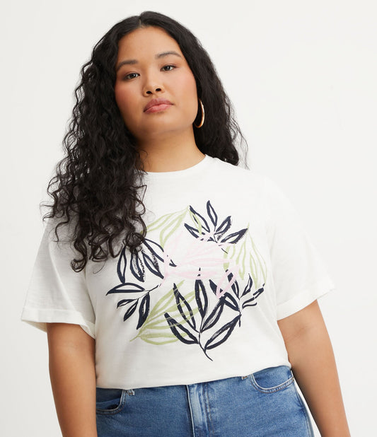 Camiseta branca em meia malha com estampa de folhas e bordado, Curve & Plus Size