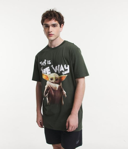 Camiseta Comfort em malha macia com estampa verde do bebê Yoda