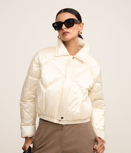 Jaqueta Puffer Matelassê Branca em PU com Mangas Removíveis