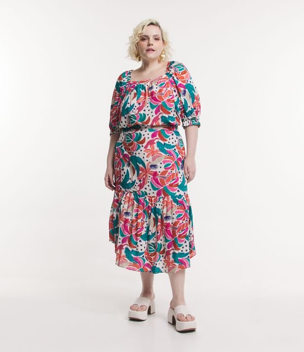 Blusa de viscose com estampa tropical em tamanhos curvos e grandes, multicolorida