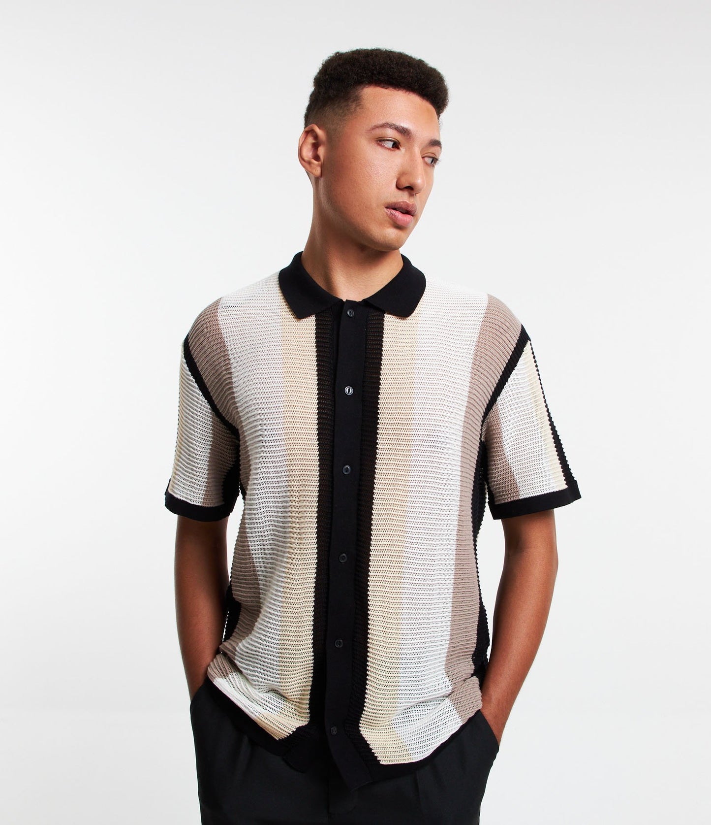 Camisa Tricoline branca texturizada e listrada