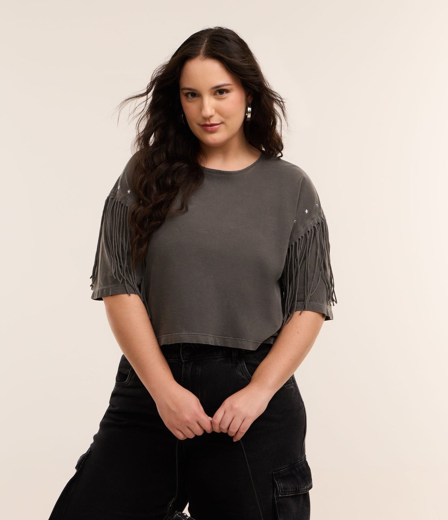 Blusa de algodão preta com franjas e tachas - Curve e Plus Size