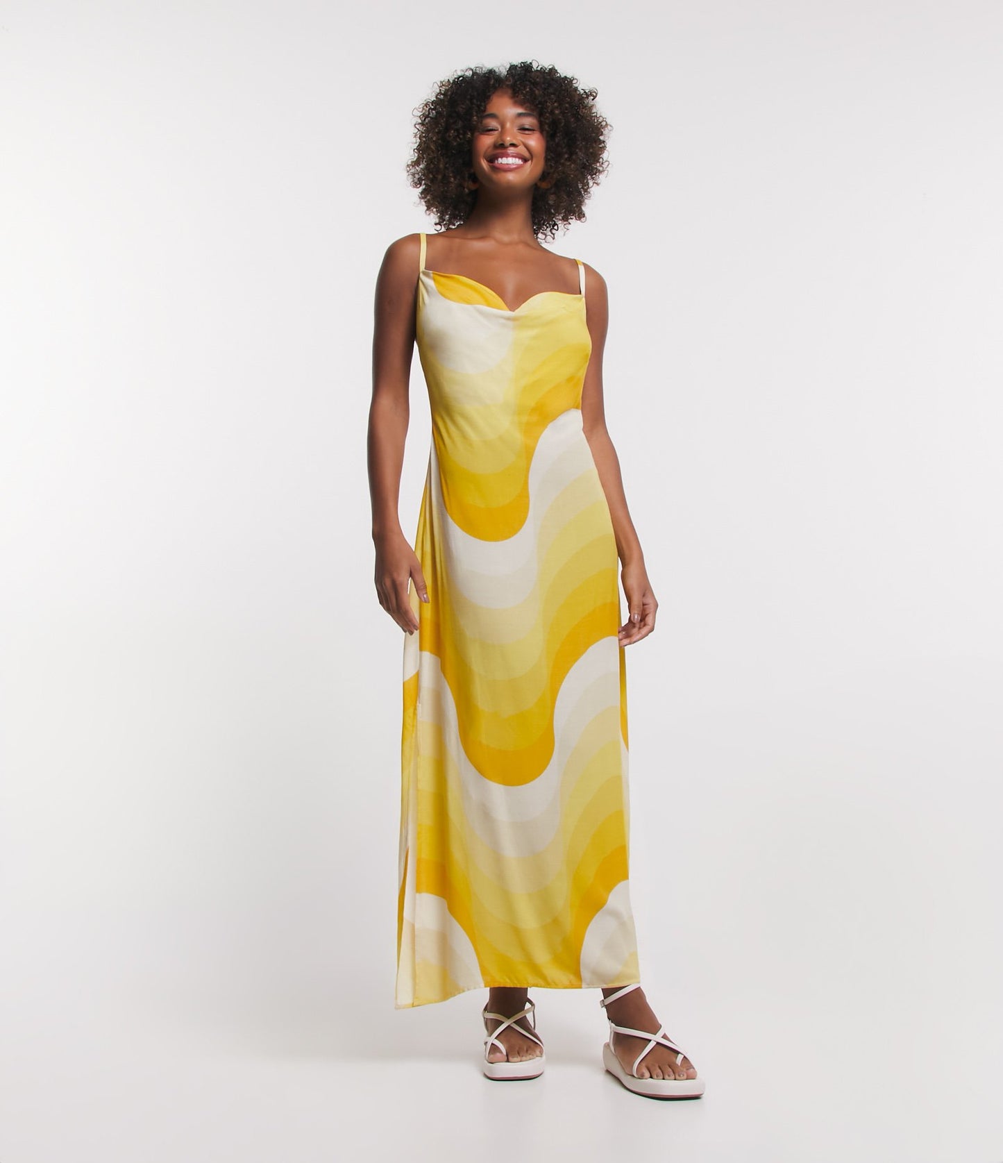 Nuovo abito midi giallo in viscosa con scollo a drappeggio e stampa a onde
