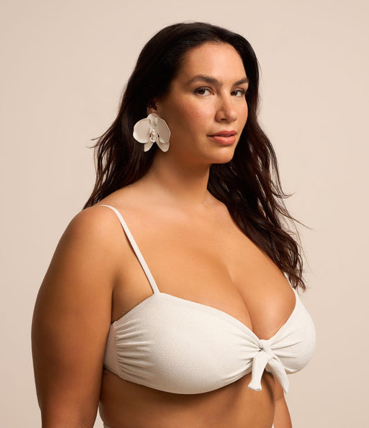 Top de biquíni de poliamida Off-White com detalhe de nó - Curve e Plus Size