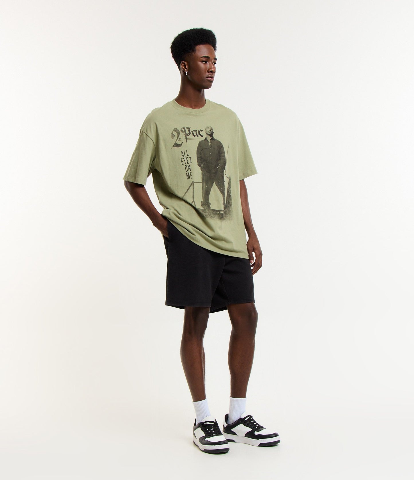 Pantalón corto de chándal negro con textura de gofre y acabado lavado a la piedra