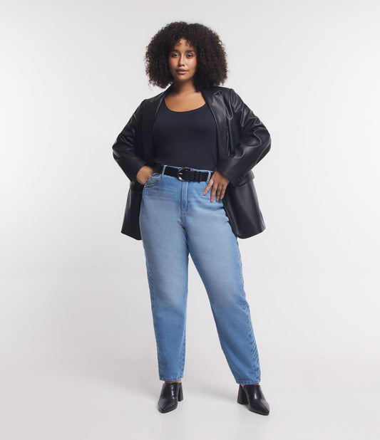 Jeans Mom com remendos bordados, Curve e Plus Size, azul