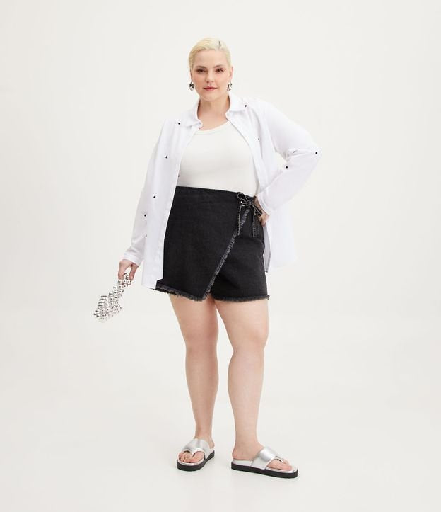 Falda corta vaquera negra con lazo lateral y ajuste regulable - Curvas y tallas grandes