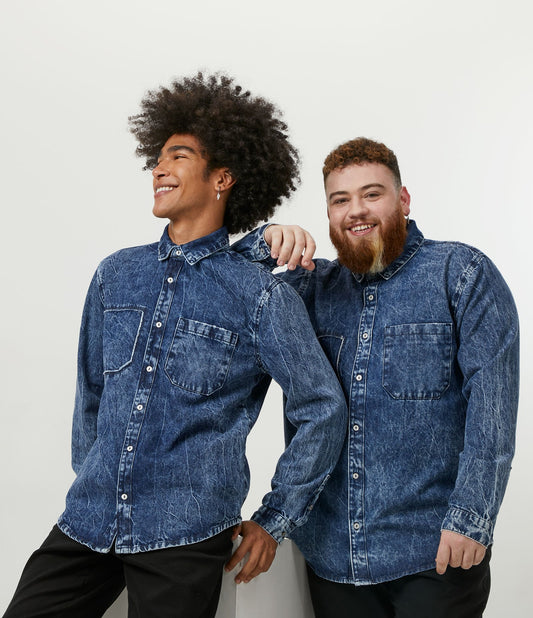 Maglietta over in denim blu scuro con tasca sfrangiata