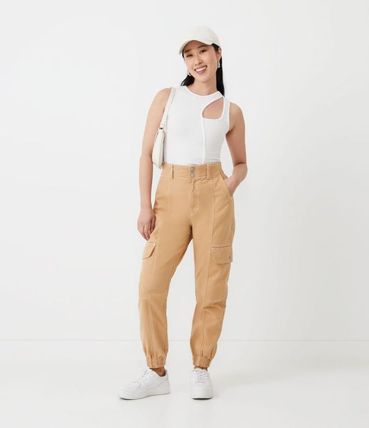 Calça Jogger de sarja marrom com bolso lateral