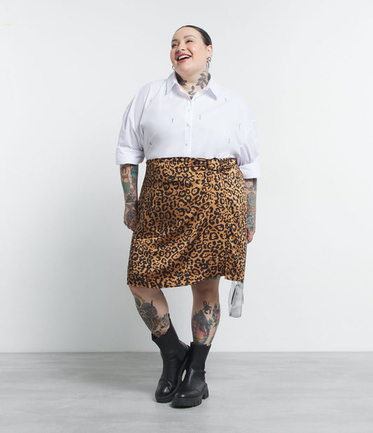 Falda corta de satén con estampado animal - Curvas y tallas grandes, Colección Jessica Lopes, Marrón
