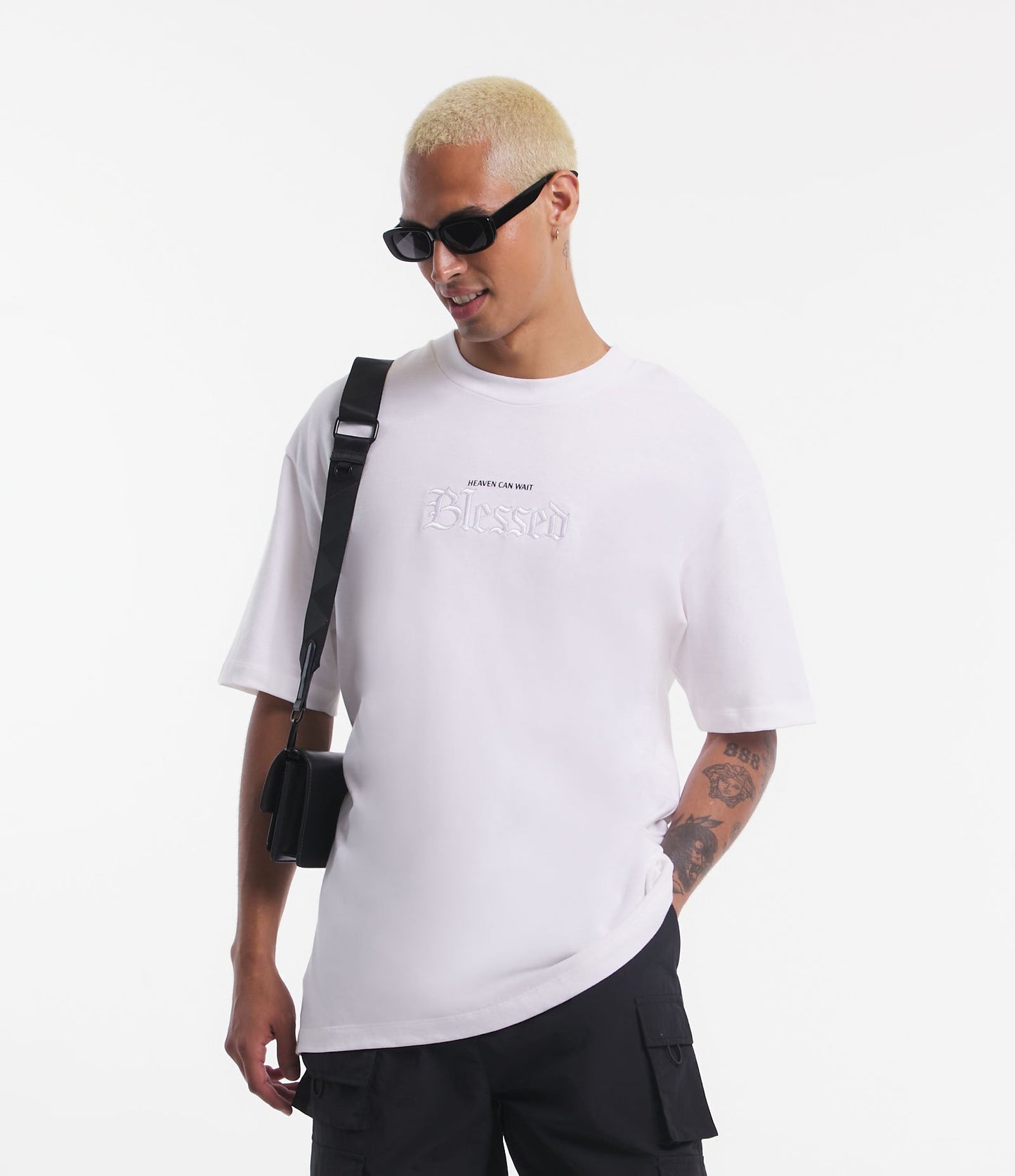 Camiseta off-white de ajuste descontraído em meia malha com bordado "Blessed