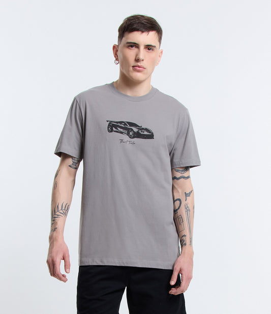 Camiseta Comfort Cotton com estampa de carros Turbo Thrill em cinza