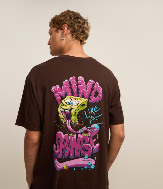 Camiseta marrom de algodão de ajuste relaxado com estampa do Bob Esponja
