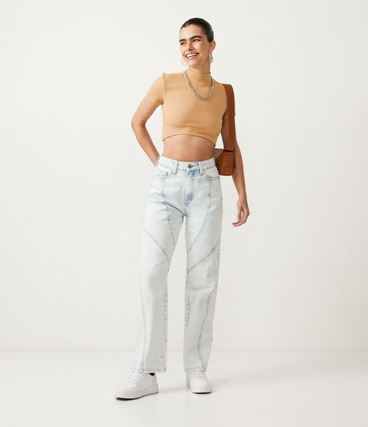 Jeans de perna reta com painéis azuis contrastantes