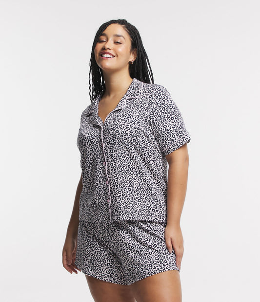 Pijama curto de viscose em estilo americano com estampa de animais - Curve e Plus Size Preto/Branco