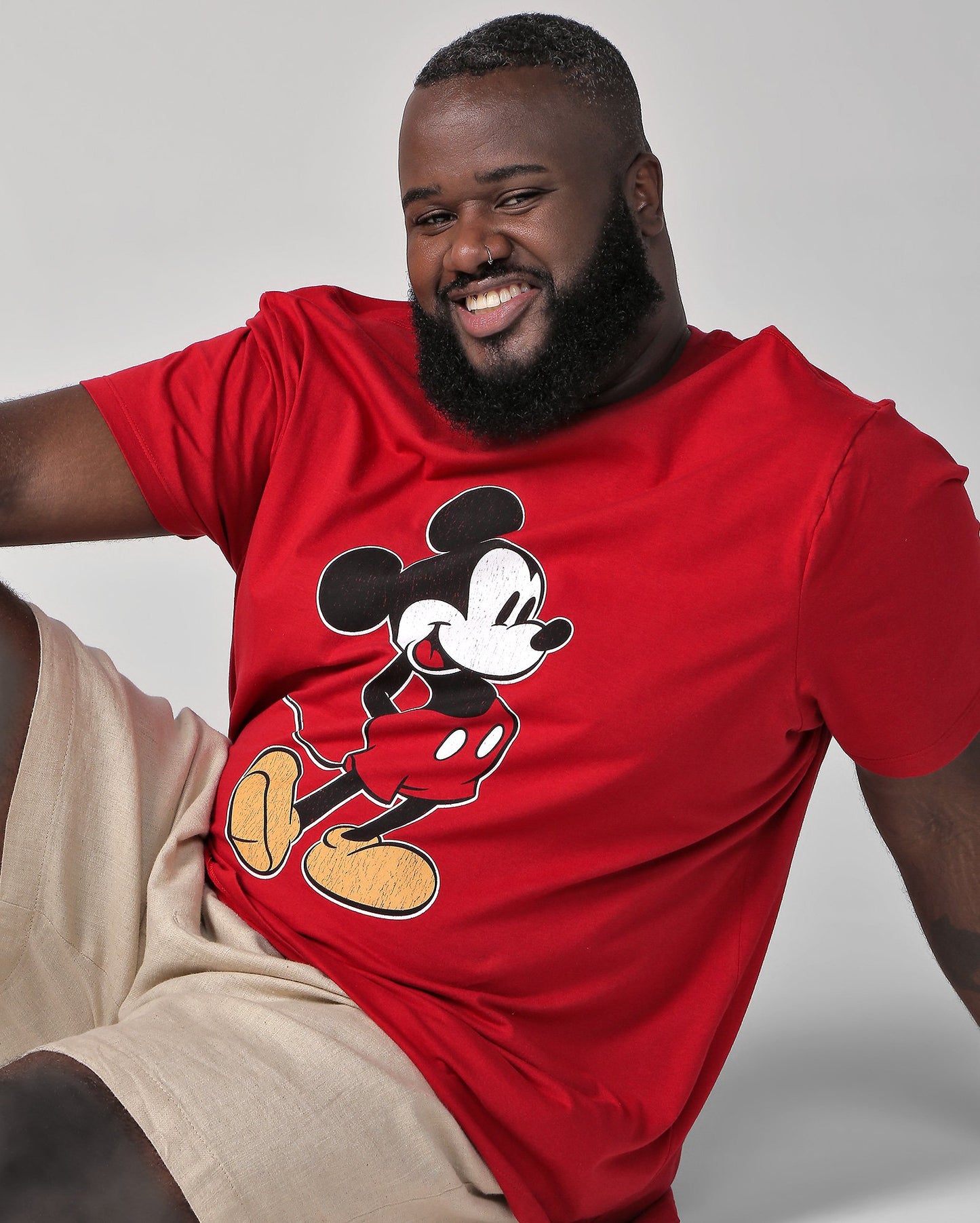 Camiseta masculina Plus Size de manga curta do Mickey Mouse - vermelha