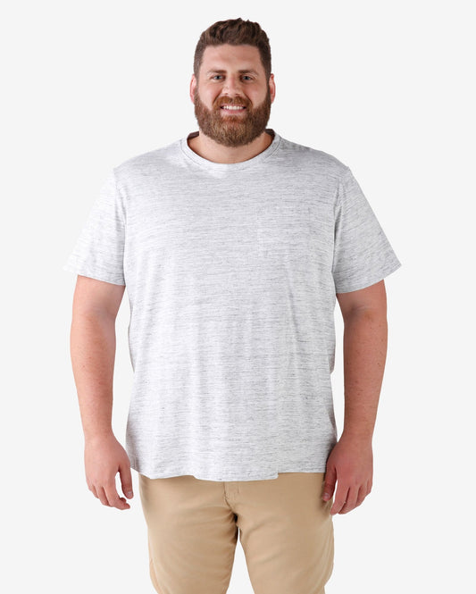 Camiseta plus size com bolso - cinza-claro