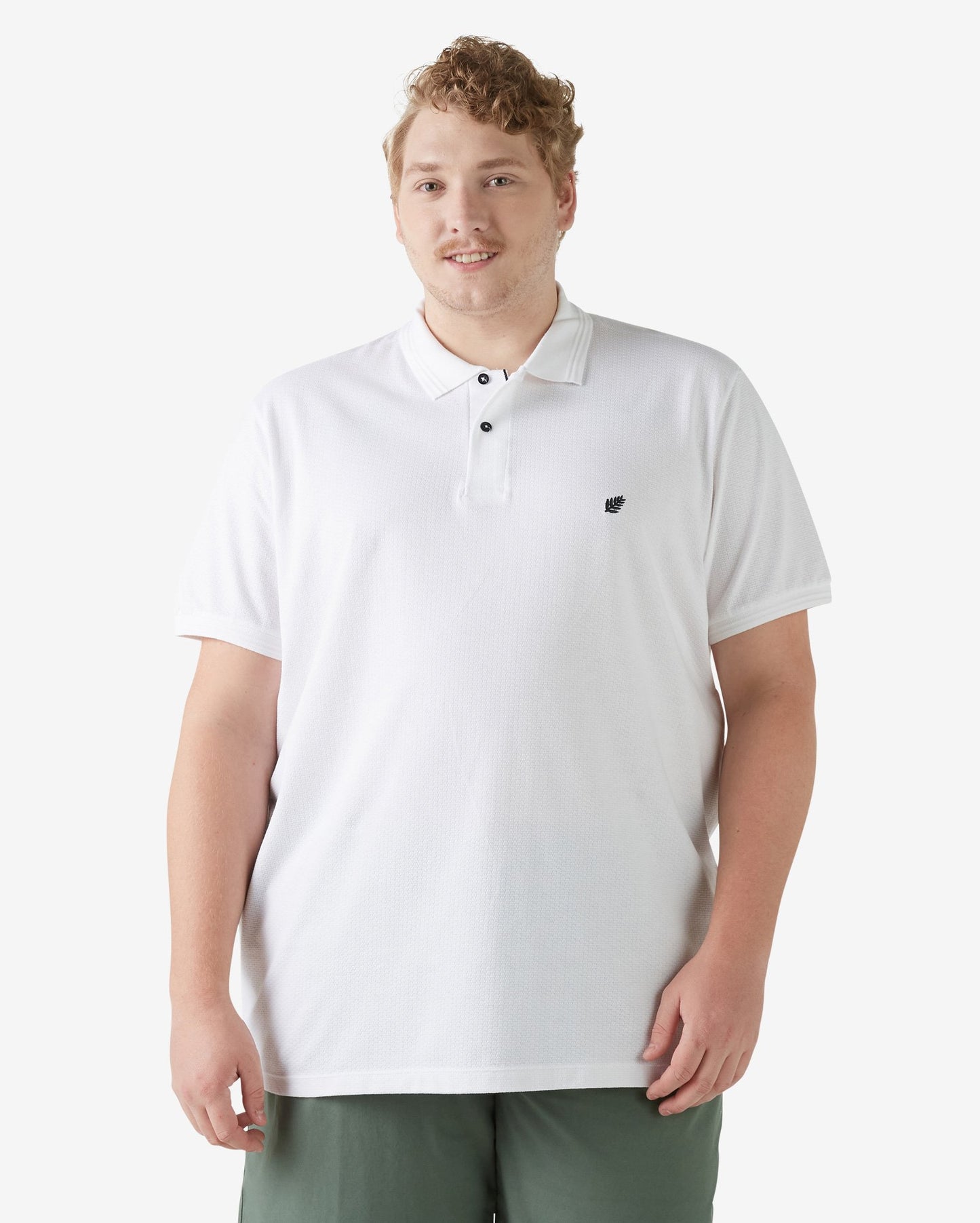 Camisa polo branca texturizada de manga curta para homens plus size