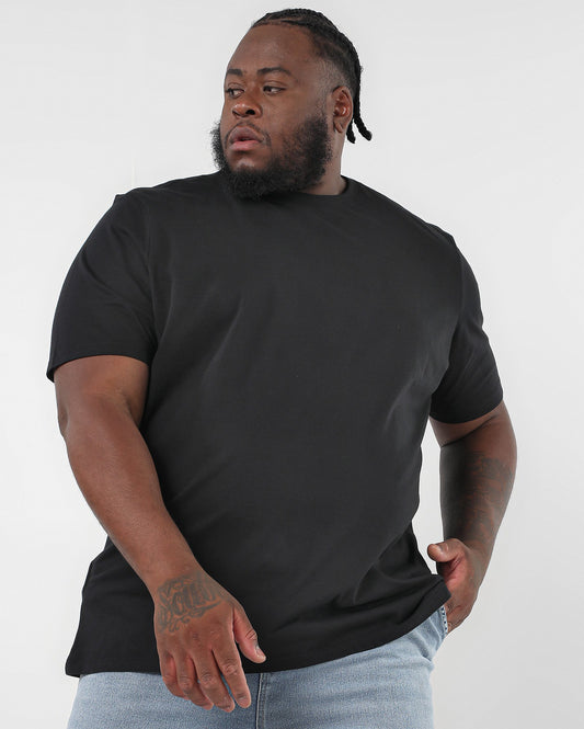 Camiseta preta de manga curta para homens plus size | Original Plus da Riachuelo