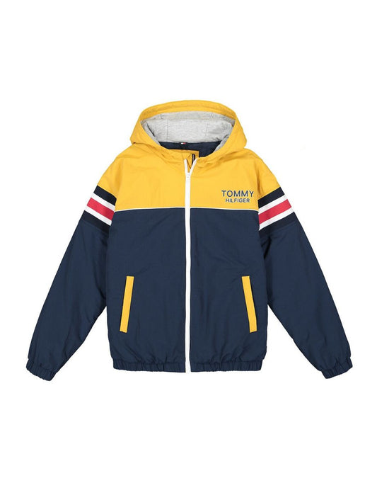 Chaqueta ligera reciclada con capucha