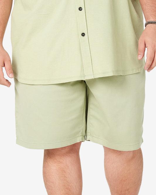 Shorts masculinos de brim verde claro plus size da Allman para Riachuelo