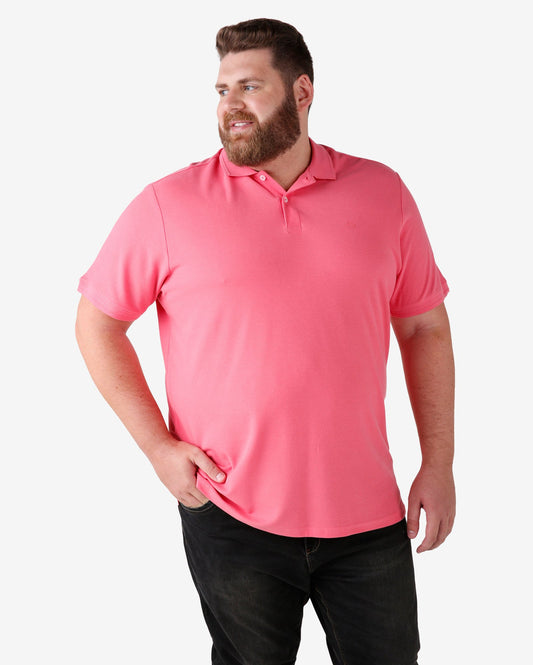 Camisa polo masculina de manga curta plus size em rosa | Pool Basics