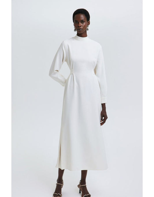 Vestido de crepe com cinto na cintura