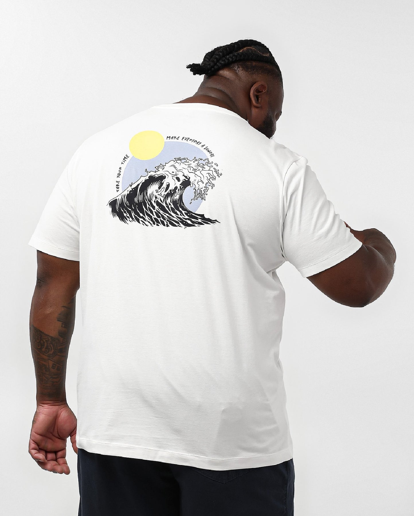 Camiseta masculina plus size com letras brancas "Sunday" | Original Plus da Riachuelo