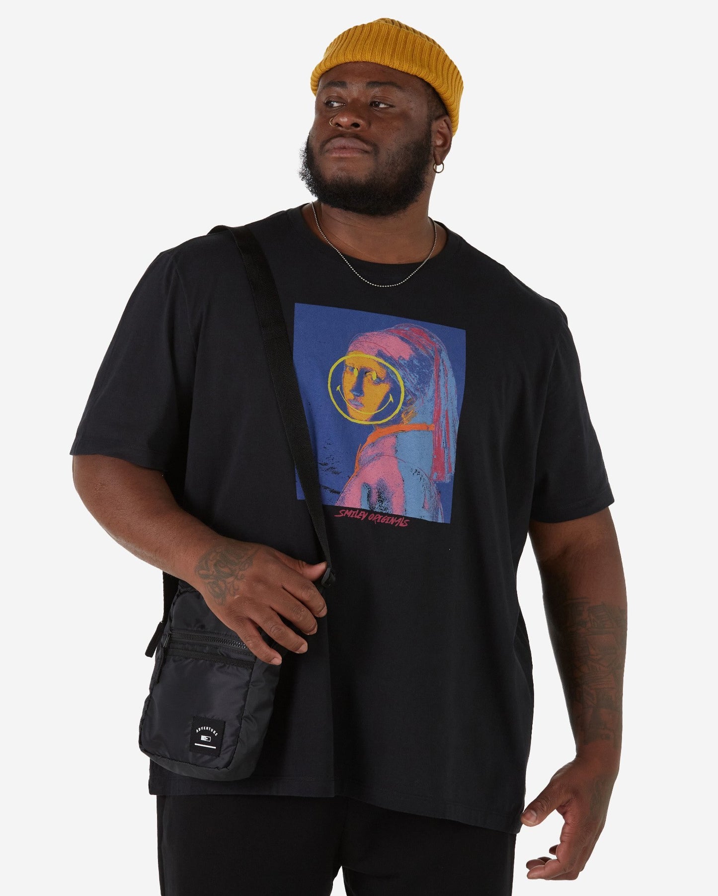 Camiseta masculina plus size de manga curta Smiley® Originals Girl with a Pearl Earring Black Riachuelo