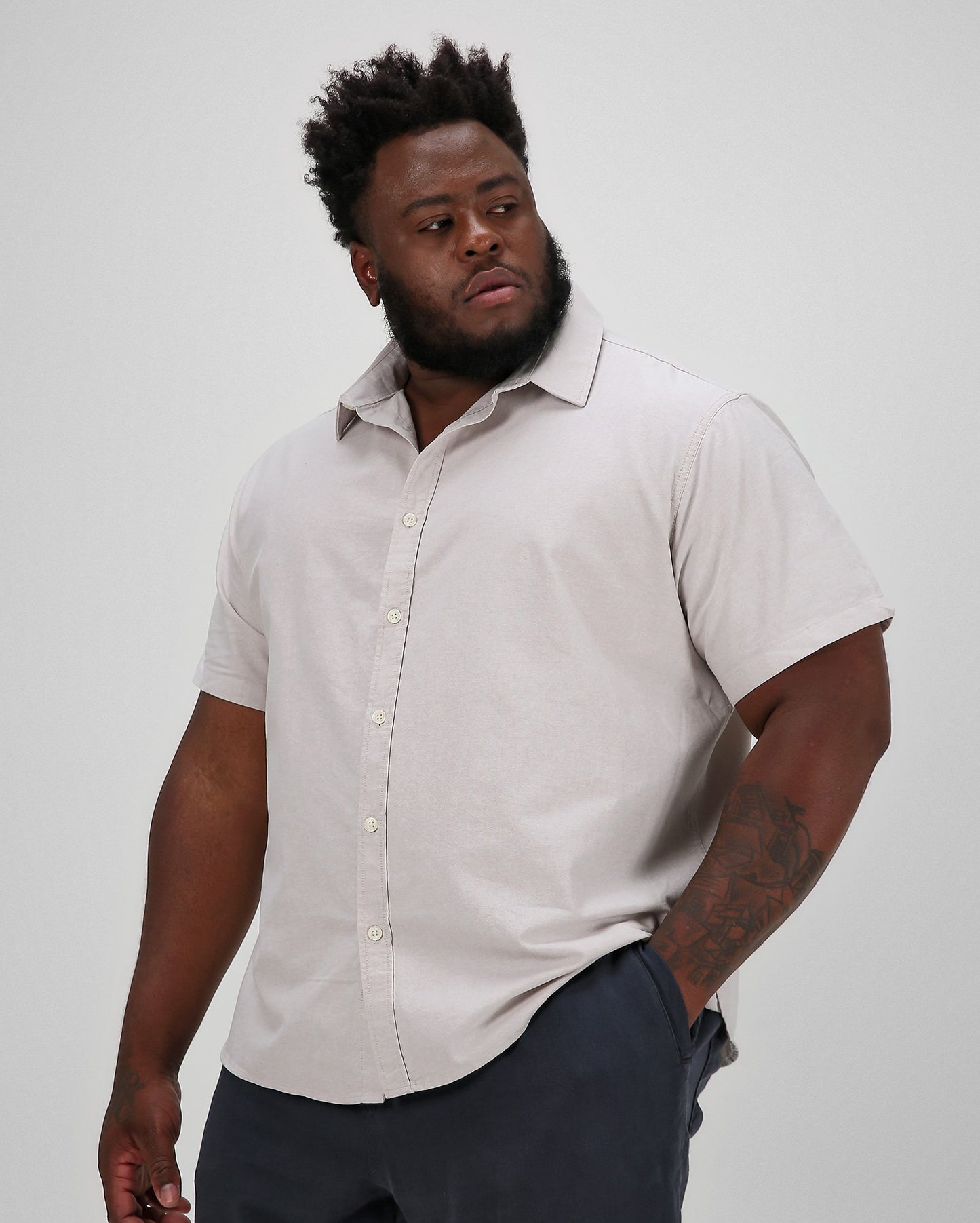 Camisa masculina plus size de manga curta bege Allman By Riachuelo