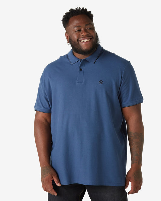Camisa Polo Masculina Plus Size de Manga Curta em Malha Piquet Azul Escuro da Allman para Riachuelo