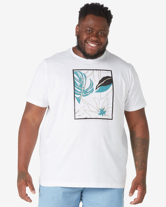 Camiseta masculina plus size de manga curta com estampa de folhas brancas da Allman para Riachuelo