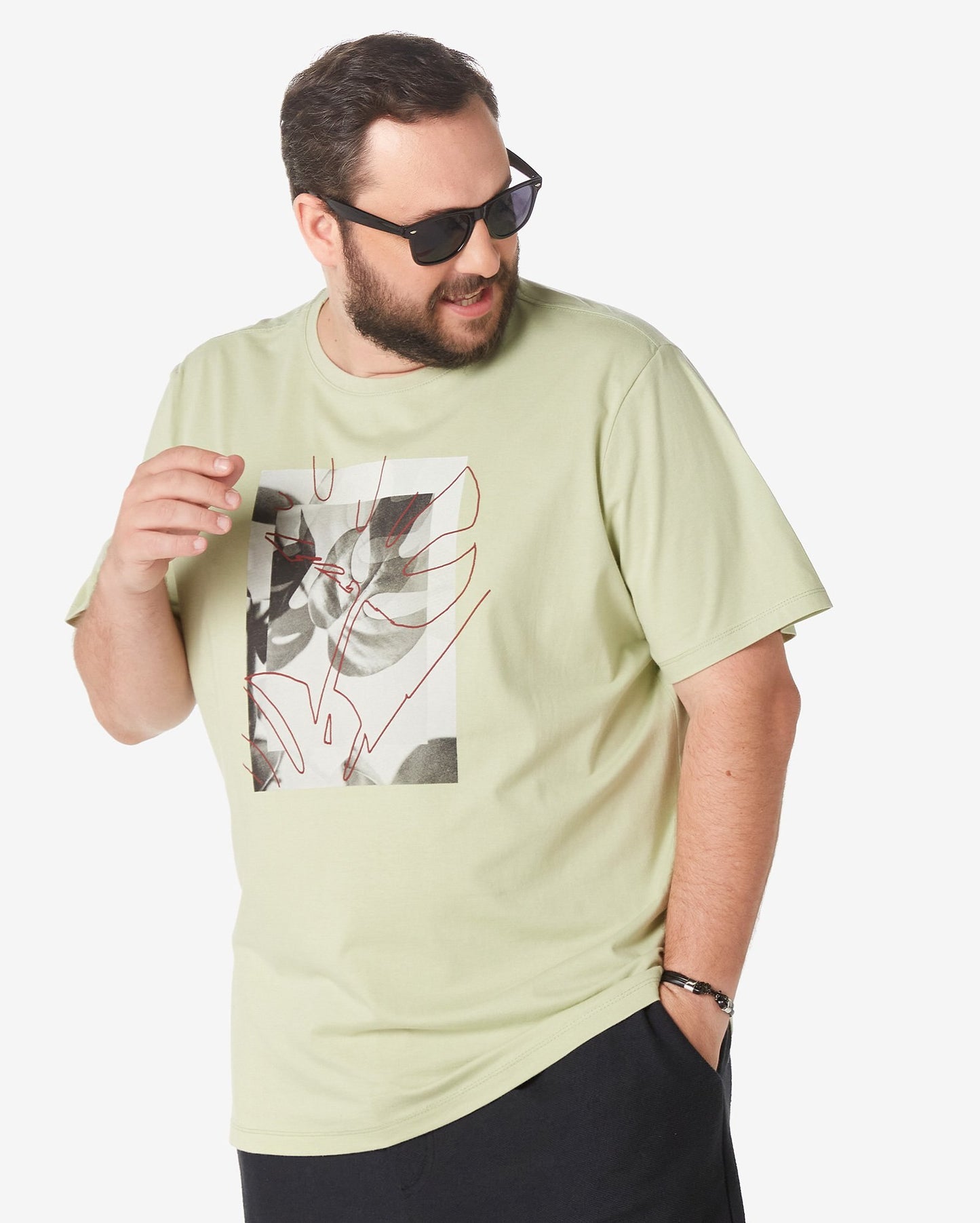 Maglietta Plus Size da uomo con stampa a foglie verde chiaro di Allman for Riachuelo