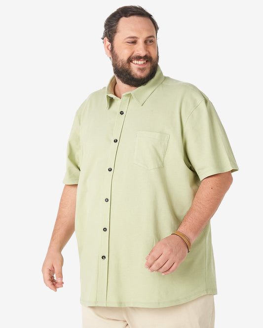 Camisa masculina plus size de manga curta texturizada verde-clara da Allman para Riachuelo