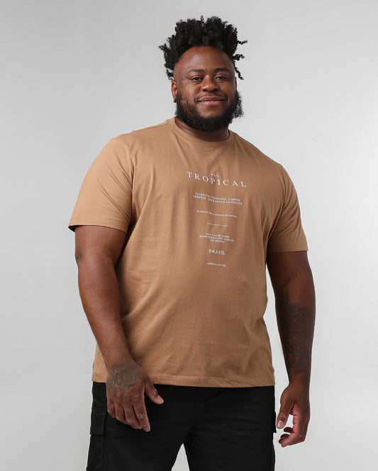 Camiseta masculina plus size Tropical Country Bege Original Plus da Riachuelo