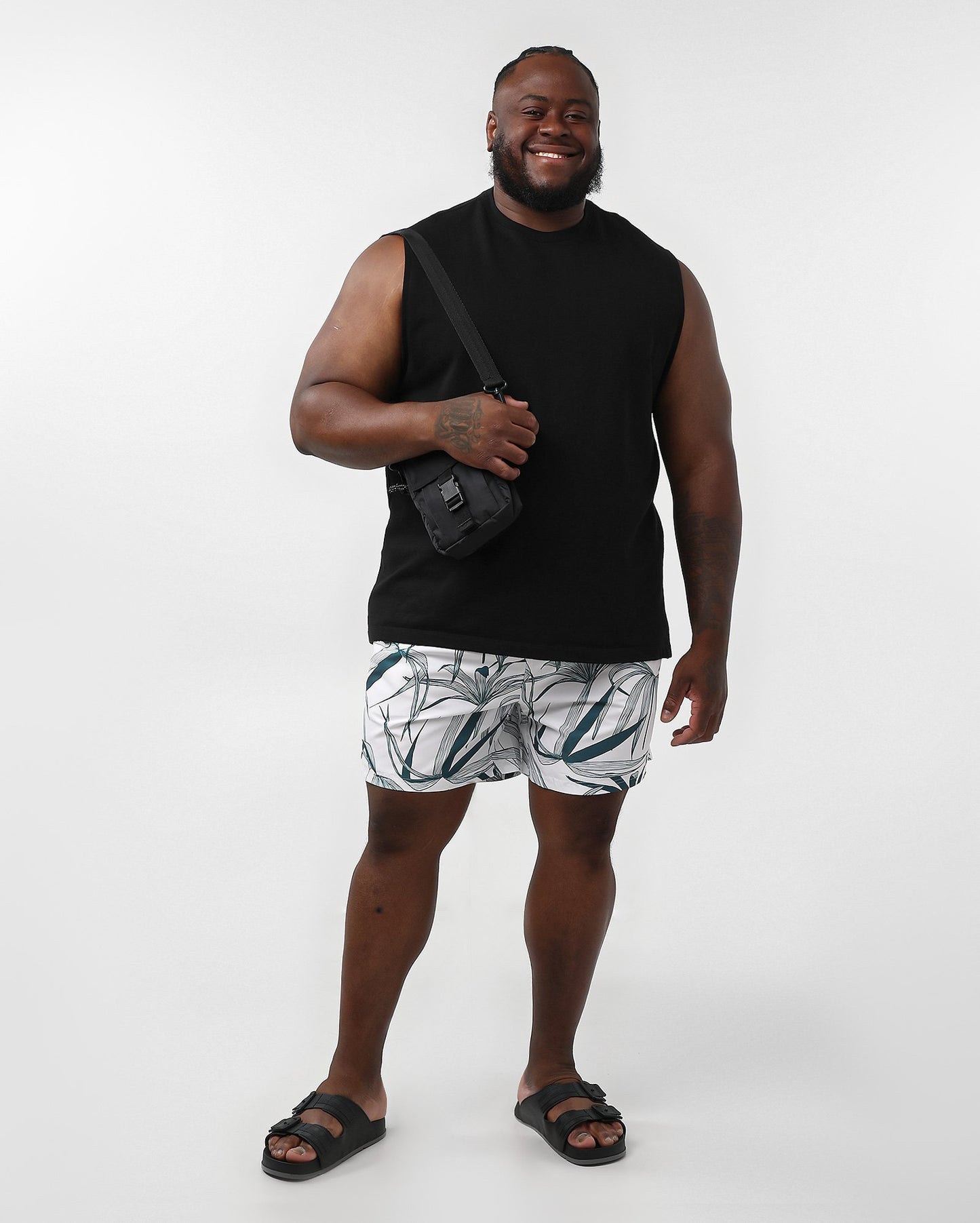 Calção de banho masculino plus size com estampa de folhas brancas e cordão Original Plus by Riachuelo