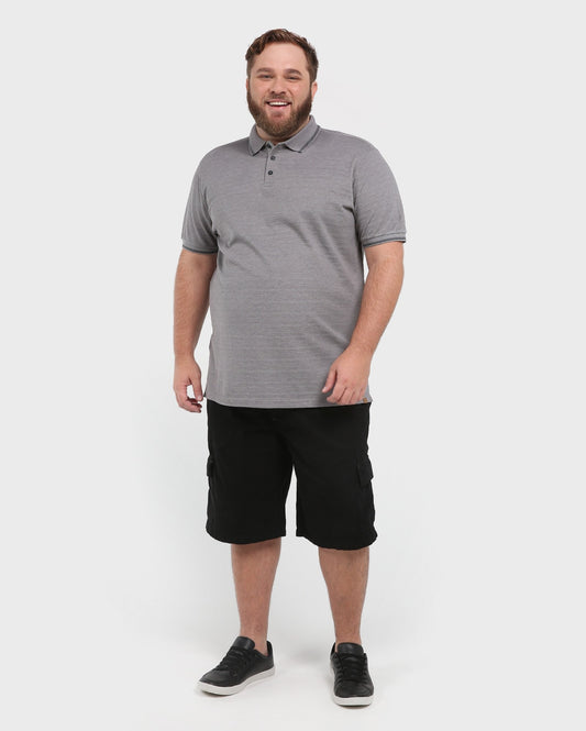 Shorts de brim preto cargo plus size