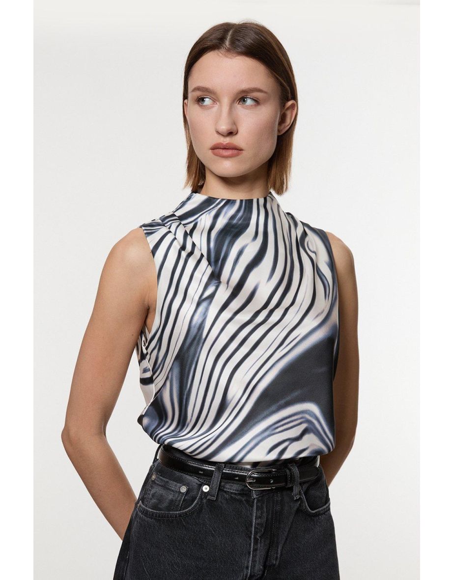 Camicetta alta a righe graduate in raso di viscosa con collo alto e senza maniche