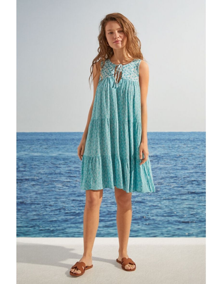 Painéis de vestido com estampa floral