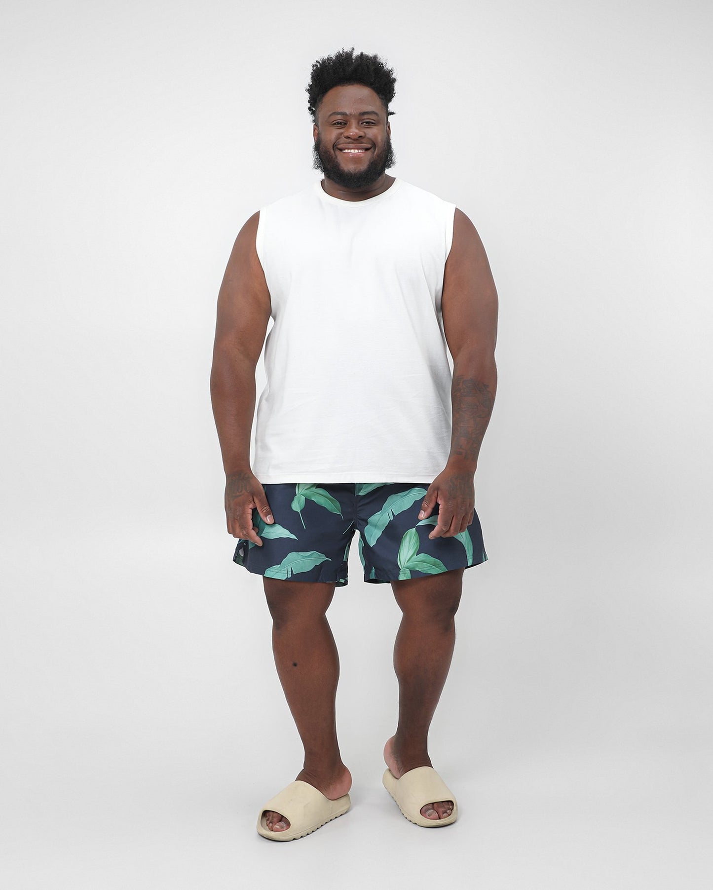 Bermudas masculinas plus size com estampa de folhas azuis - Original Plus by Riachuelo