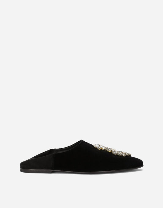 Zapatillas de terciopelo con adorno de broche
