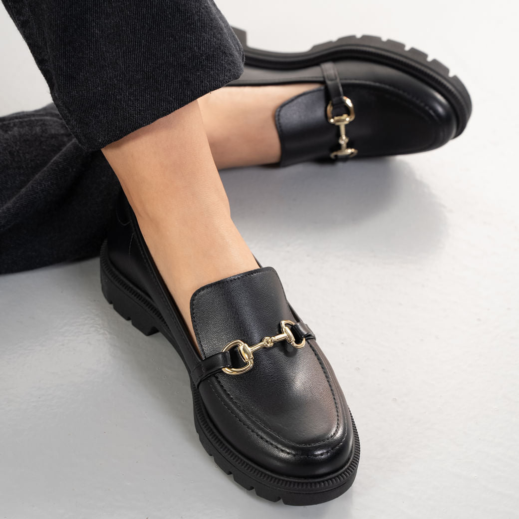 Beira Rio Women's Classic Black Loafers