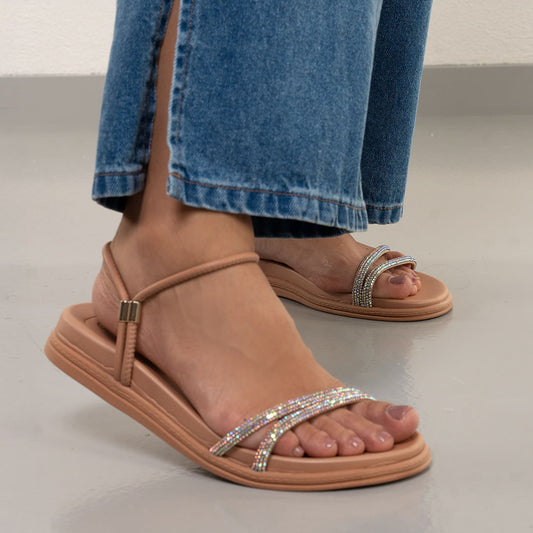 Sandalo piatto da donna con strass in color nudo di Beira Rio